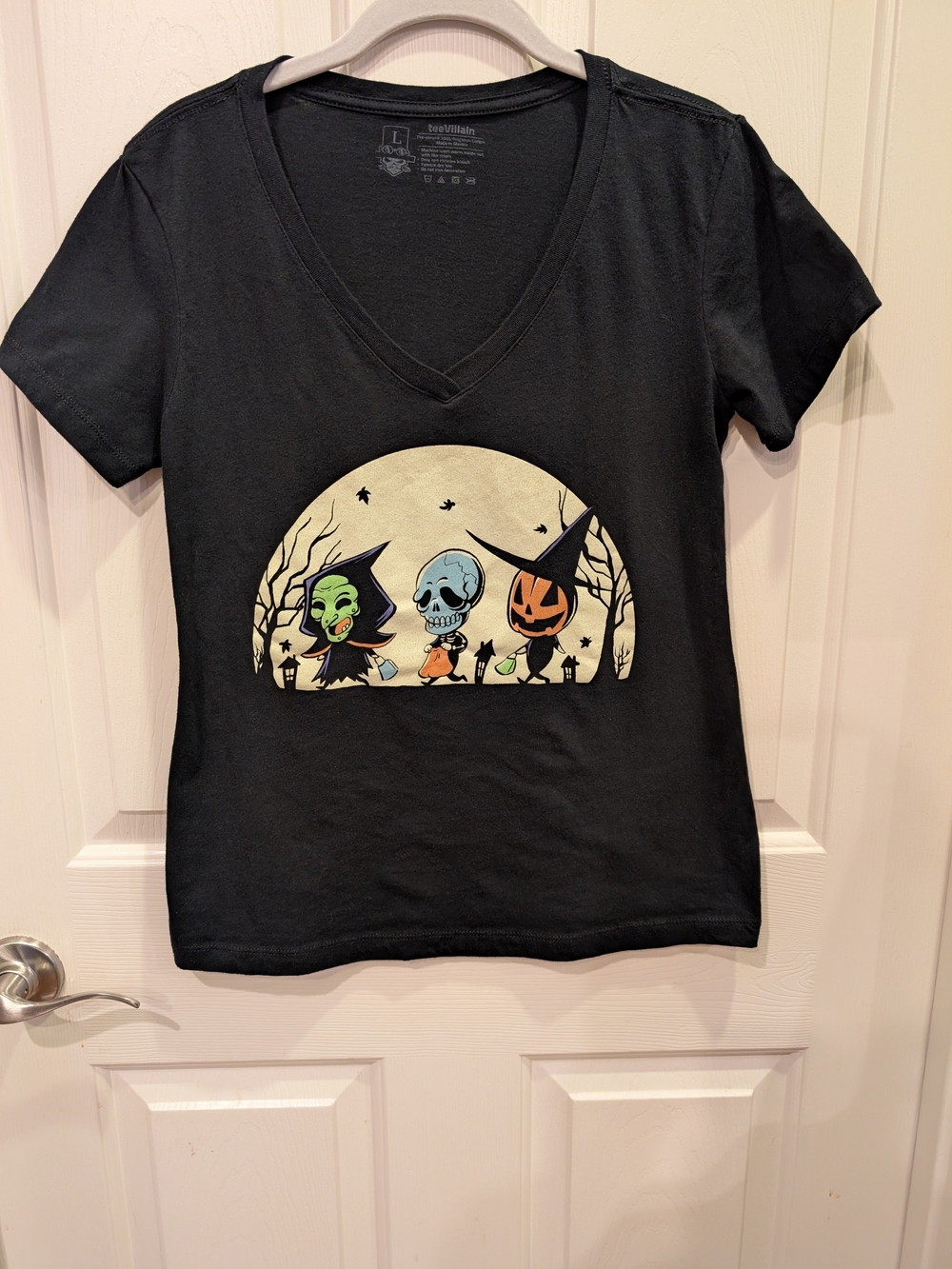 teeVillain Halloween Trick or Treat Graphic V-Neck T-Shirt Black Large